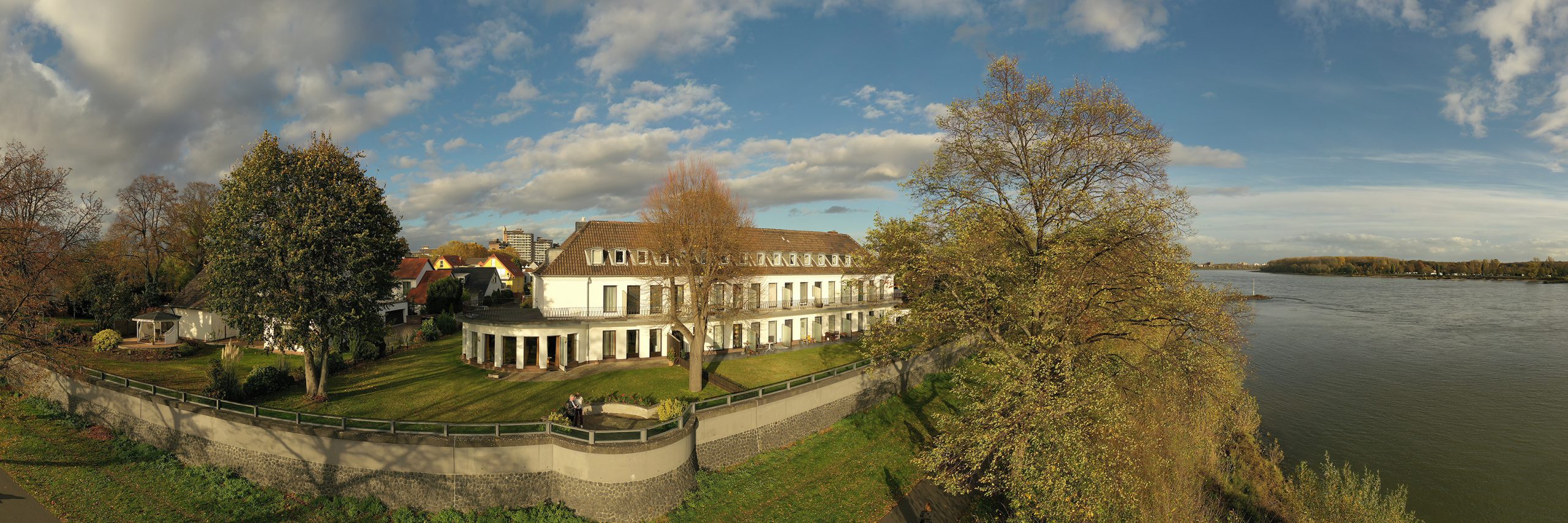 Autumn at the Rhine