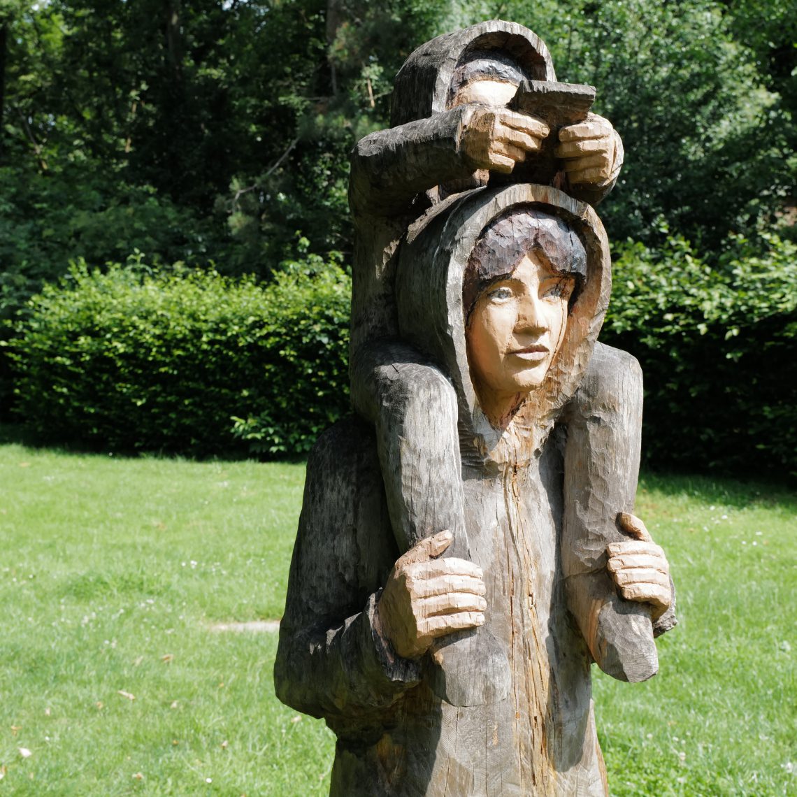 Holzskulptur / Wooden Sculpture