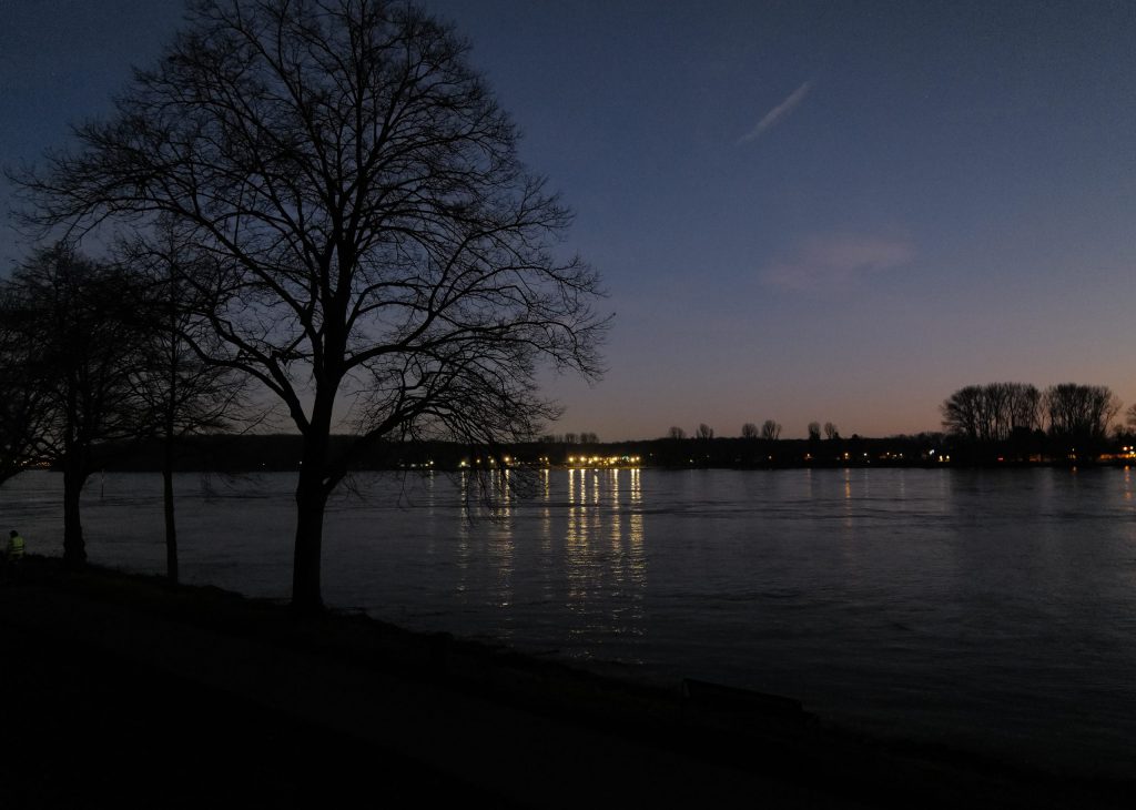 Light Glimpse at the Rhine