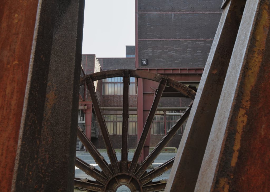 Machine Wheel and Powerhouse